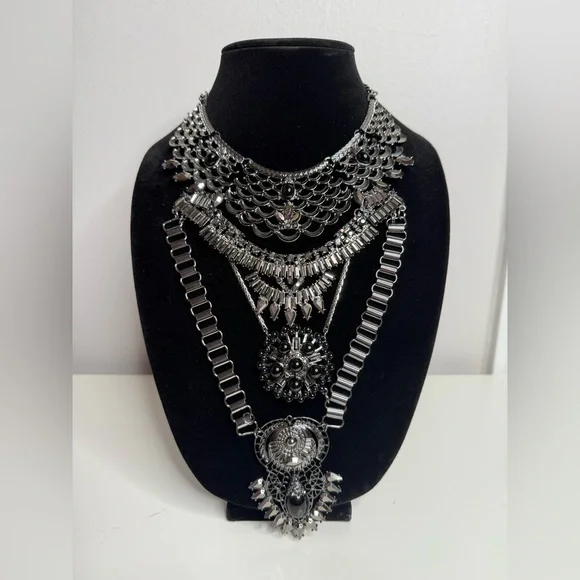 Free People Only Dreaming Statement Collar Necklace Hematite & Jet NWOT $88 - Picture 3 of 6